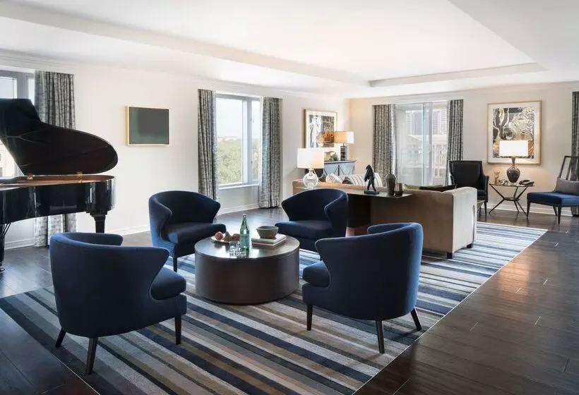 Fotos del hotel The Logan Philadelphia, Curio Collection By Hilton:  24