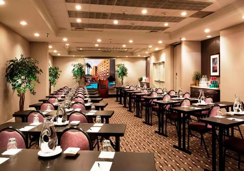 Fotos del hotel Radisson Hotel Phoenix Airport:  14