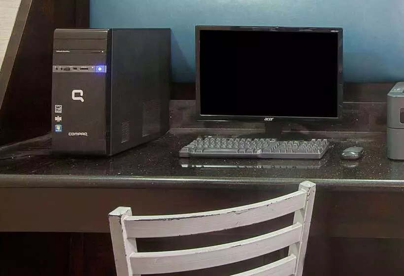 Fotos del hotel Ramada By Wyndham Houston Intercontinental Airport South:  9