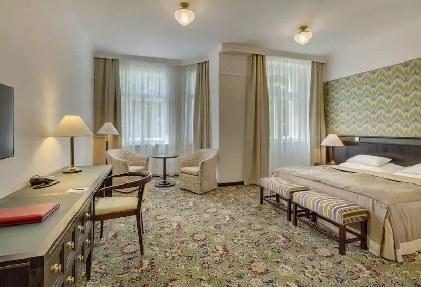 Fotos del hotel Savoy:  2