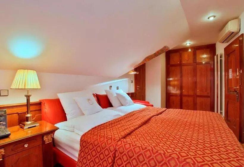 Fotos del hotel U Páva:  17