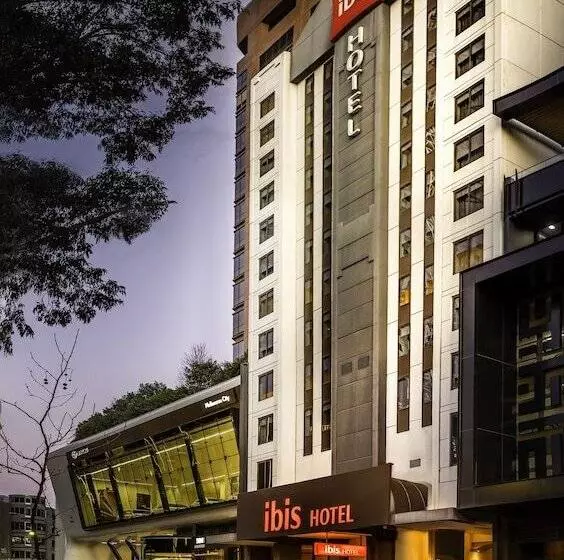 Ibis Melbourne  And Apartments