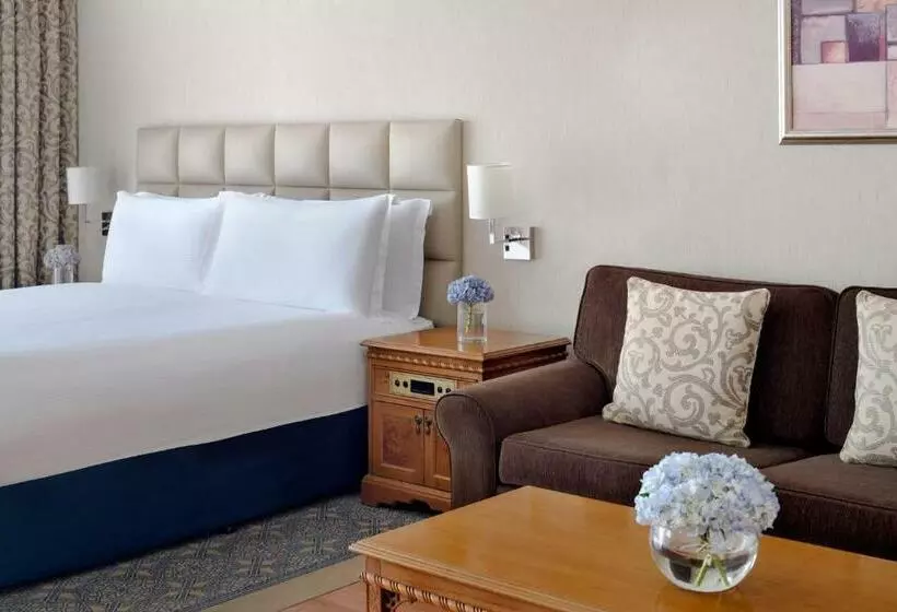 Crowne Plaza Dubai, An Ihg