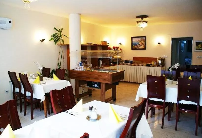 Fotos del hotel Bahn-:  3