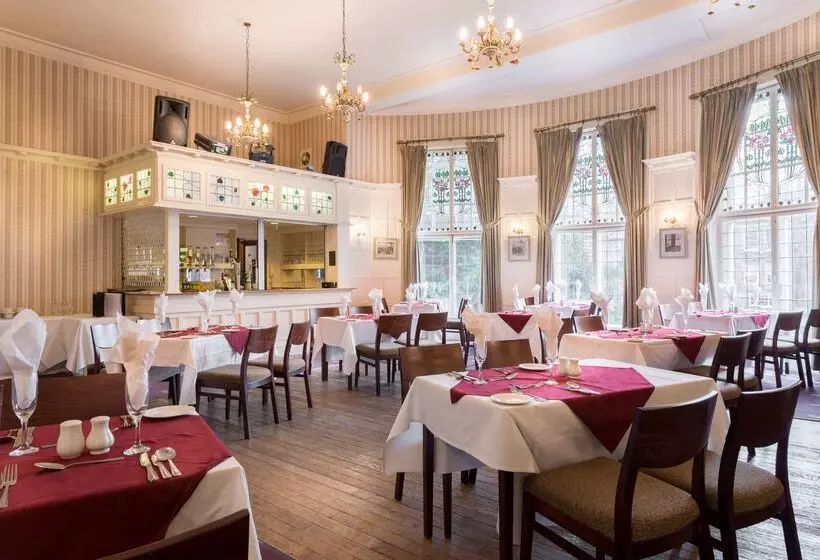 Fotos del hotel Elmbank Hotel And Lodge - Part Of The Cairn Collection:  11