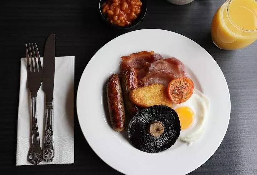 Fotos del hotel Elmbank Hotel And Lodge - Part Of The Cairn Collection:  4