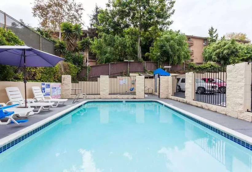 Fotos del hotel Howard Johnson By Wyndham San Diego  Circle:  2