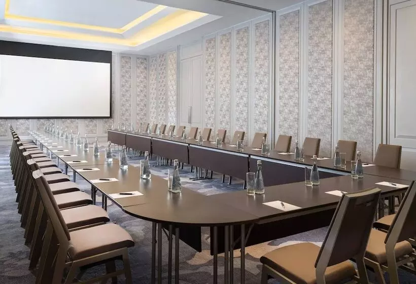 Fotos del hotel Sheraton Surabaya  & Towers:  13