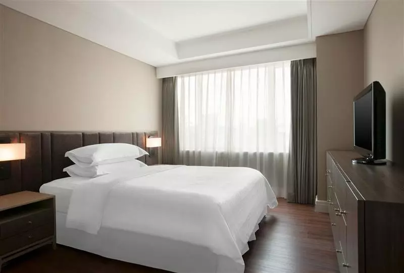 Fotos del hotel Sheraton Surabaya  & Towers:  2