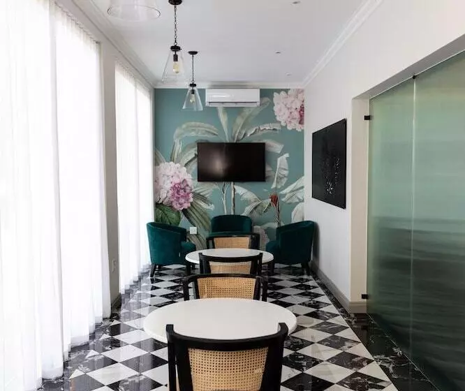 Fotos del hotel Nh Cape Town The Lord Charles:  2