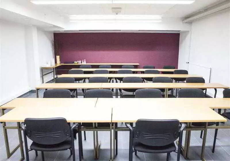 Fotos del hotel Pilot Airport:  24