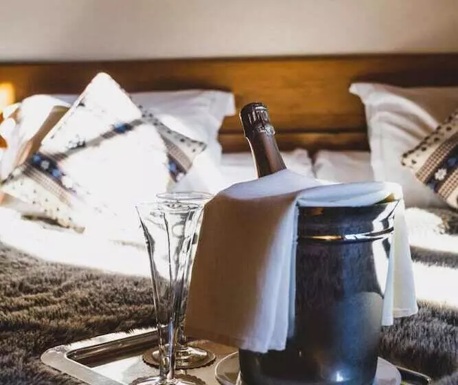 Fotos del hotel Hôtel La Grange D'arly:  2
