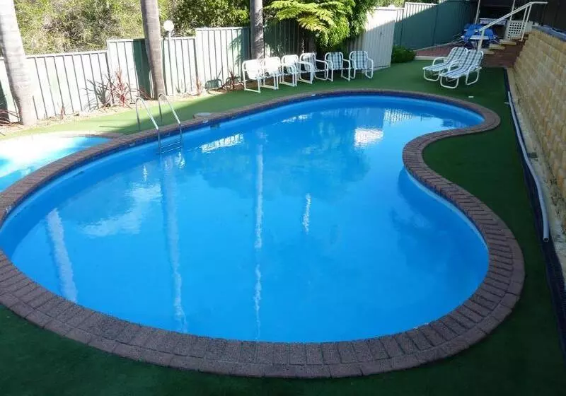 Fotos del hotel Sapphire Waters Motor Inn:  2