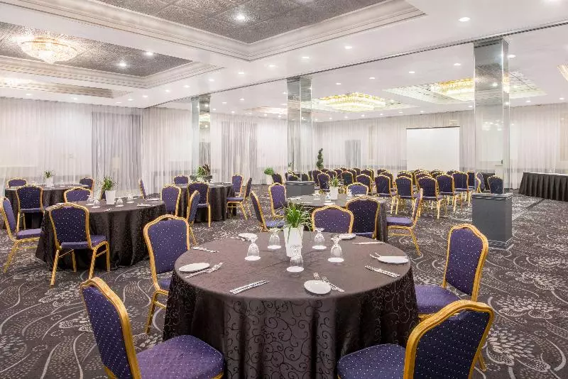 Fotos del hotel Crowne Plaza Montreal Airport, An Ihg:  17