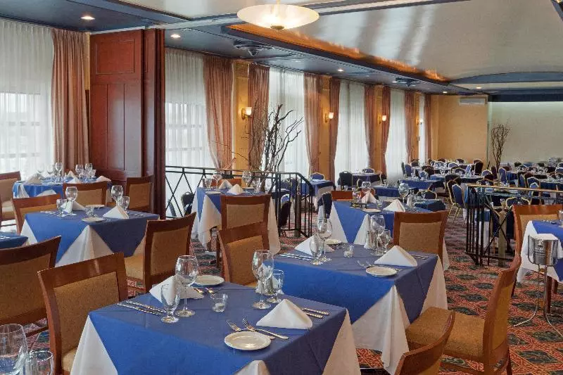 Fotos del hotel Crowne Plaza Montreal Airport, An Ihg:  8