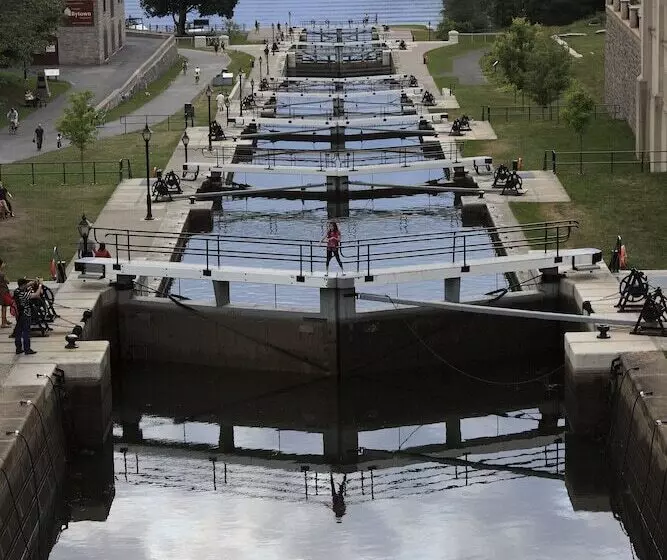 Fotos del hotel Courtyard By Marriott Ottawa Downtown:  2