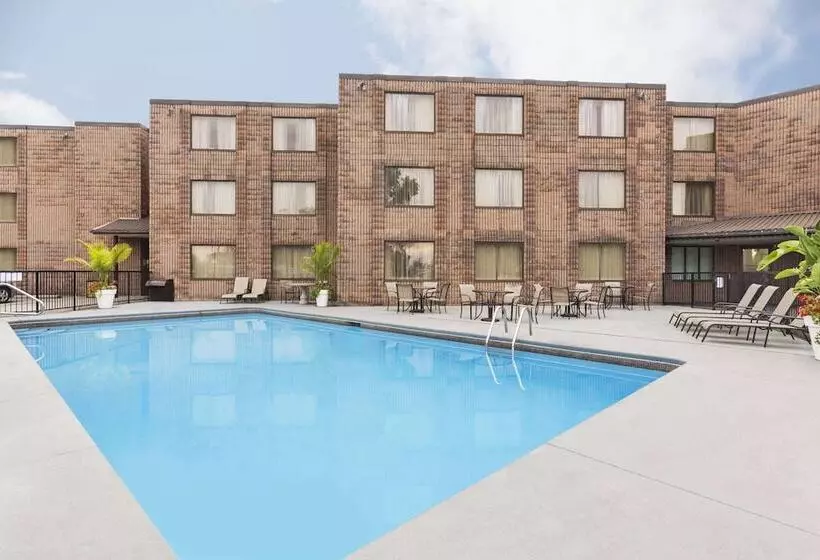 Fotos del hotel Days Inn By Wyndham Fallsview:  2