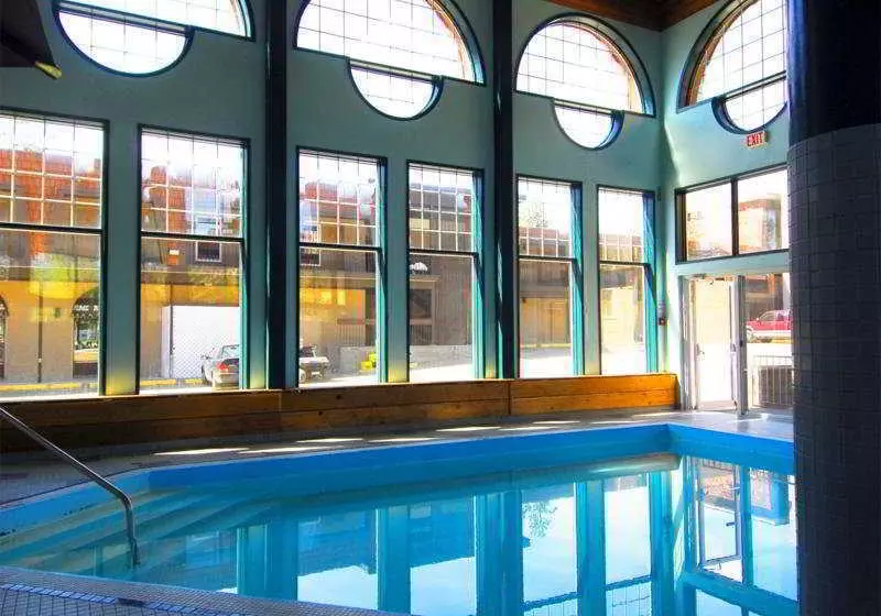 Fotos del hotel Tonquin Inn:  2