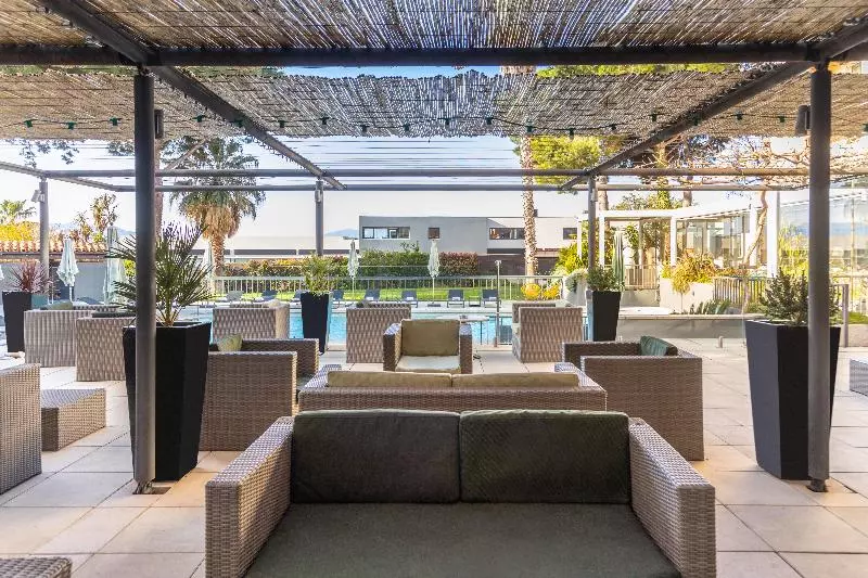 Fotos del hotel The Originals City, Le Mas Des Arcades, Perpignan:  23