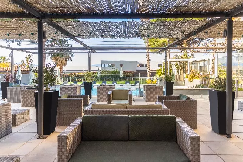 Fotos del hotel The Originals City, Le Mas Des Arcades, Perpignan:  17