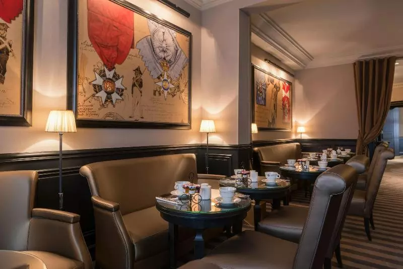 Fotos del hotel Saint Cyr Etoile:  8