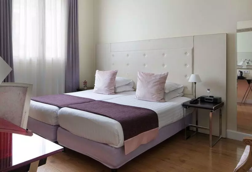 Le 123 Elysees – Astotel