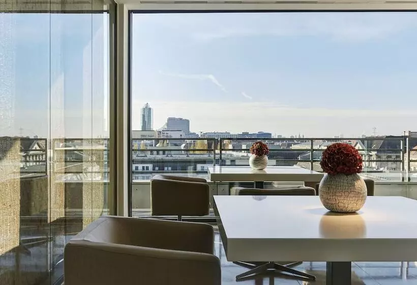 Fotos del hotel The Mandala Suites:  9