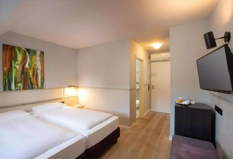 Fotos del hotel Schloss Reinach:  10