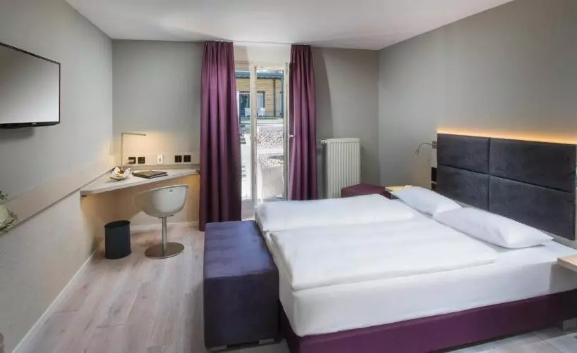 Fotos del hotel Schloss Reinach:  23