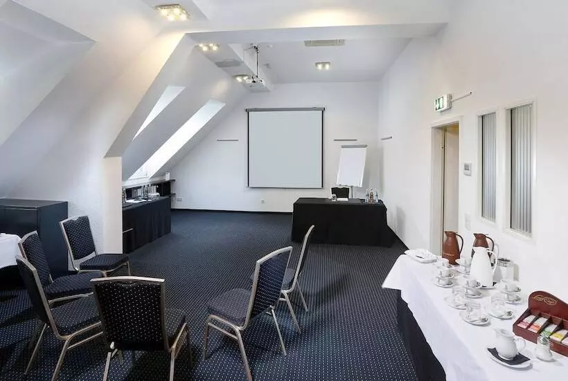 Fotos del hotel Schloss Reinach:  13