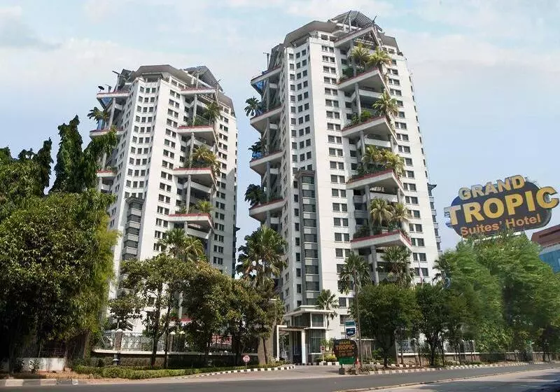 Fotos del hotel Grand Tropic Suites:  10