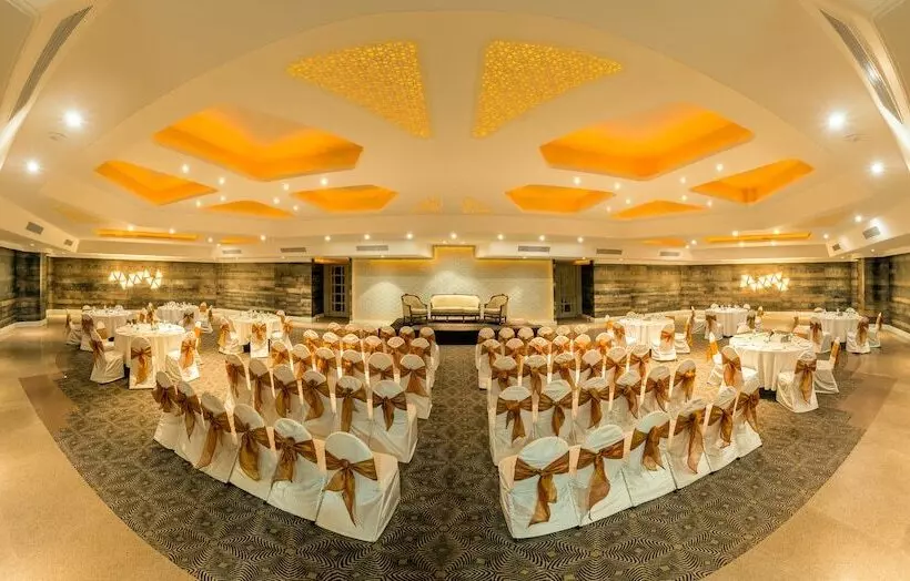 Fotos del hotel Howard Plaza The Fern, Agra:  16