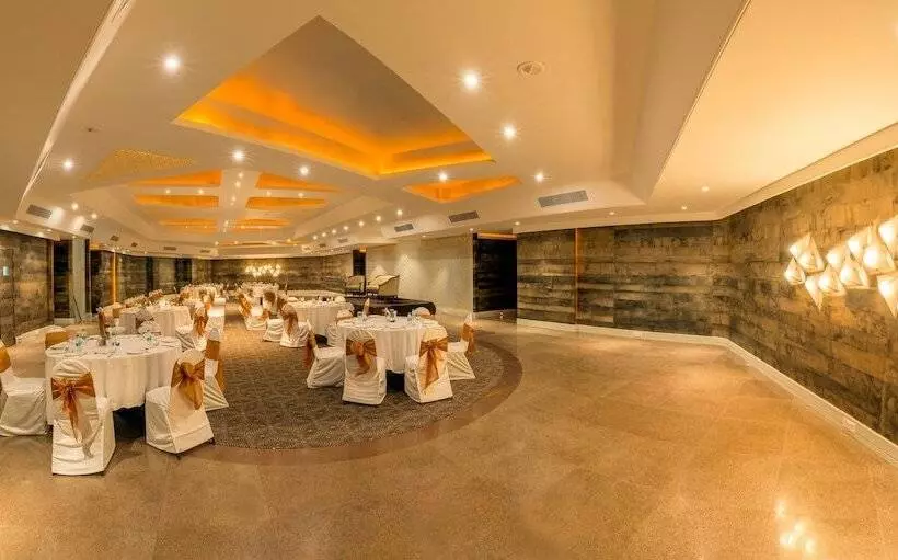 Fotos del hotel Howard Plaza The Fern, Agra:  23