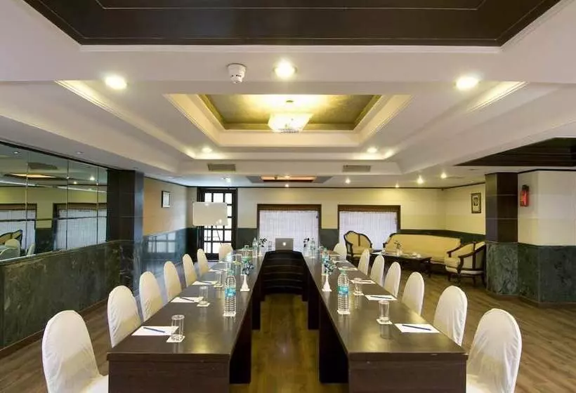 Fotos del hotel Howard Plaza The Fern, Agra:  8