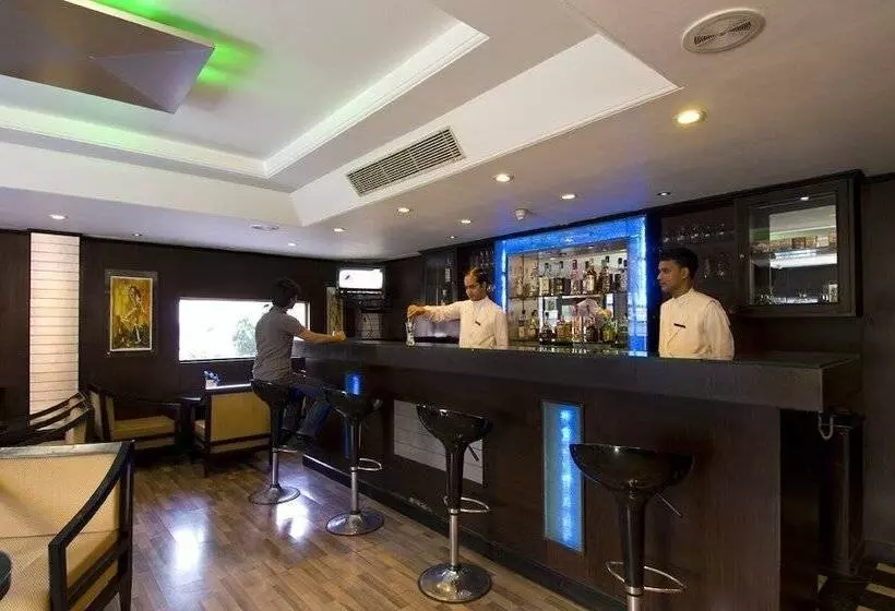 Fotos del hotel Howard Plaza The Fern, Agra:  15