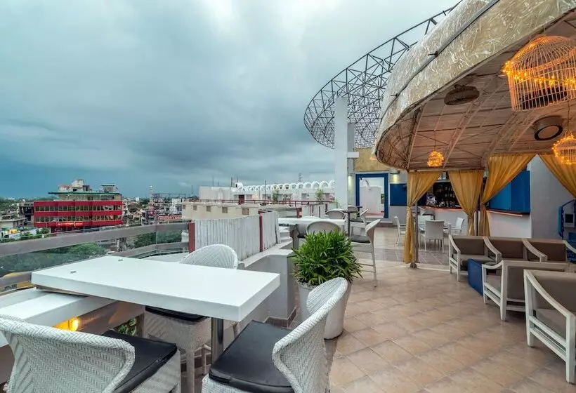 Fotos del hotel Howard Plaza The Fern, Agra:  9