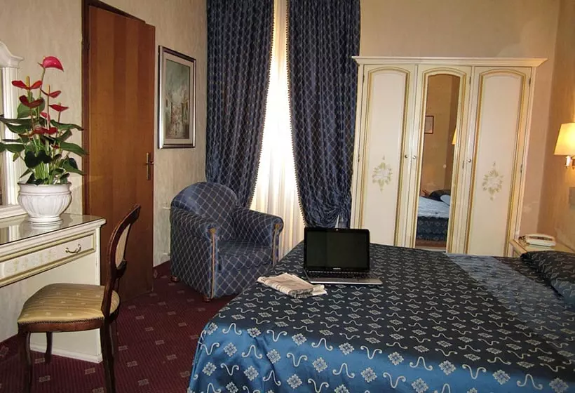 Fotos del hotel Siviglia:  11