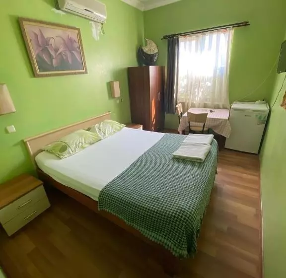 Fotos del hotel Camel Pension & Aparts:  17