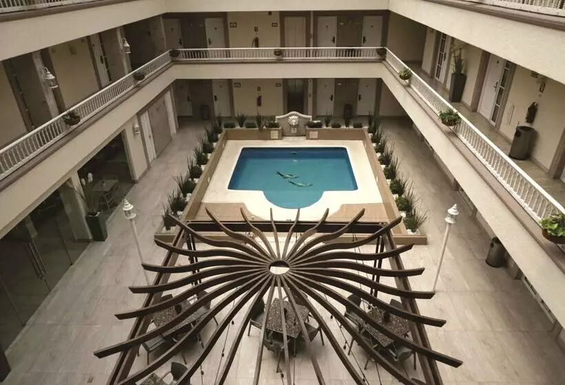 Fotos del hotel Best Western Plus Monterrey Colon:  2