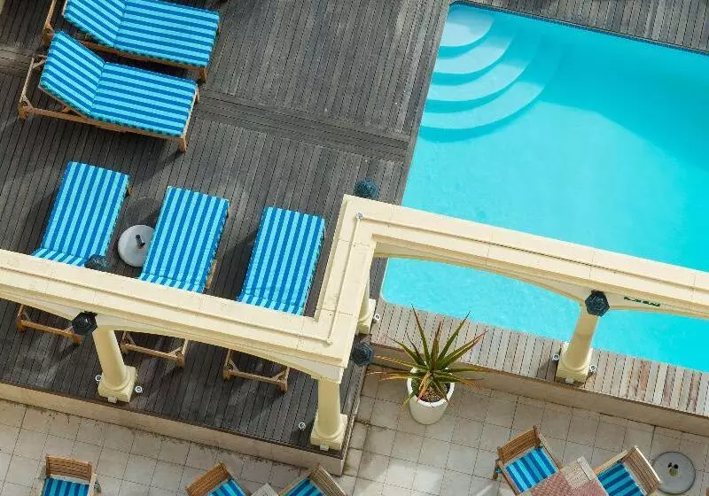 Fotos del hotel Radisson Blu Le Vendome:  5