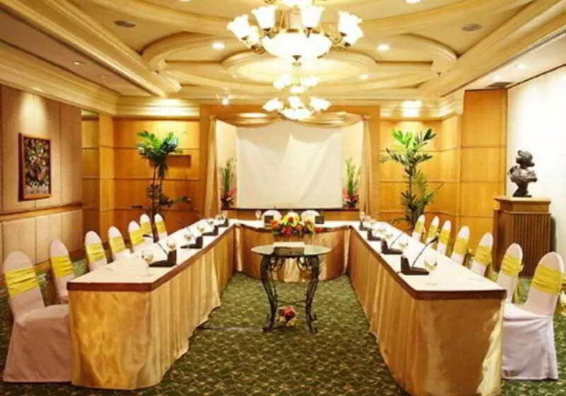 Fotos del hotel The Royal City:  5