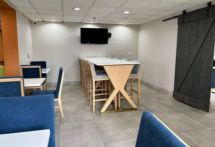 Fotos del hotel La Quinta By Wyndham Orlando South:  11