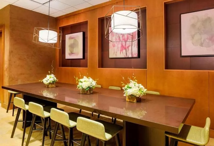 Fotos del hotel Courtyard By Marriott Boston Logan Airport:  18