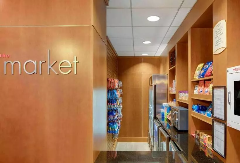 Fotos del hotel Courtyard By Marriott Boston Logan Airport:  10