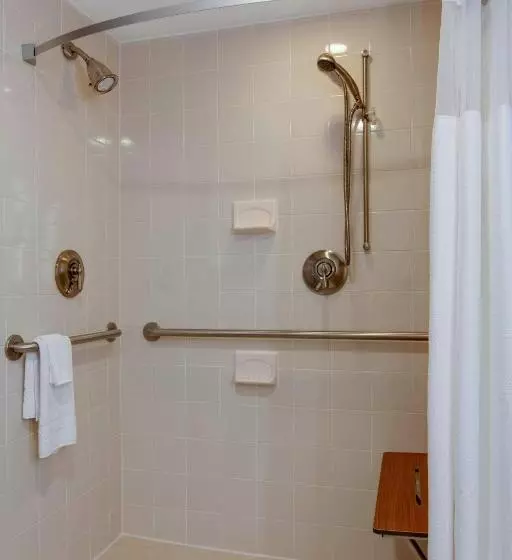 Fotos del hotel Courtyard By Marriott Boston Logan Airport:  16