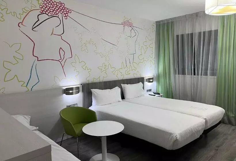Fotos del hotel Ibis Styles Madrid Prado:  18