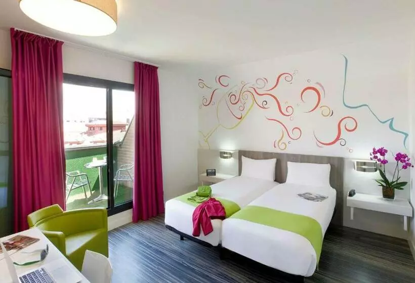 Fotos del hotel Ibis Styles Madrid Prado:  16