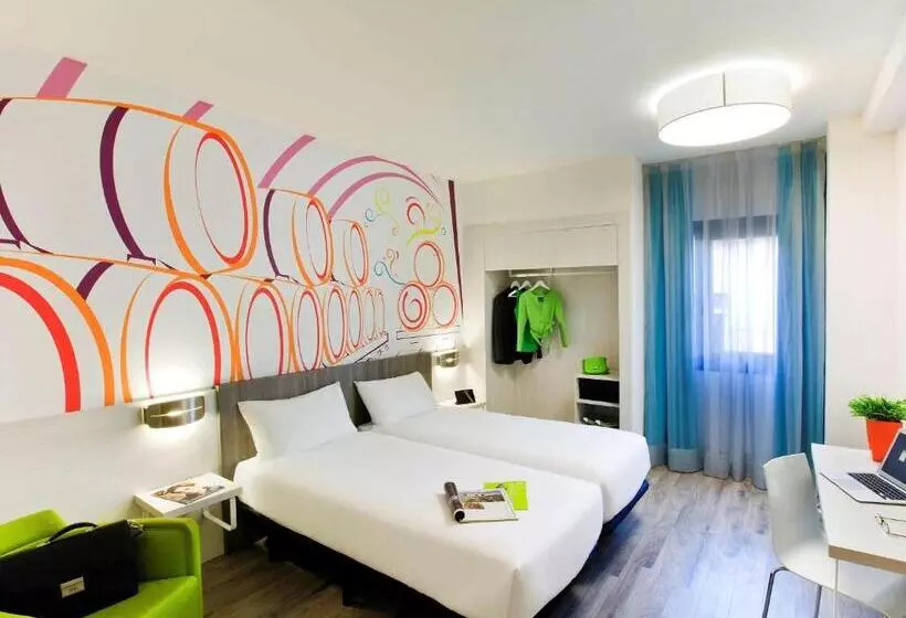 Fotos del hotel Ibis Styles Madrid Prado:  7