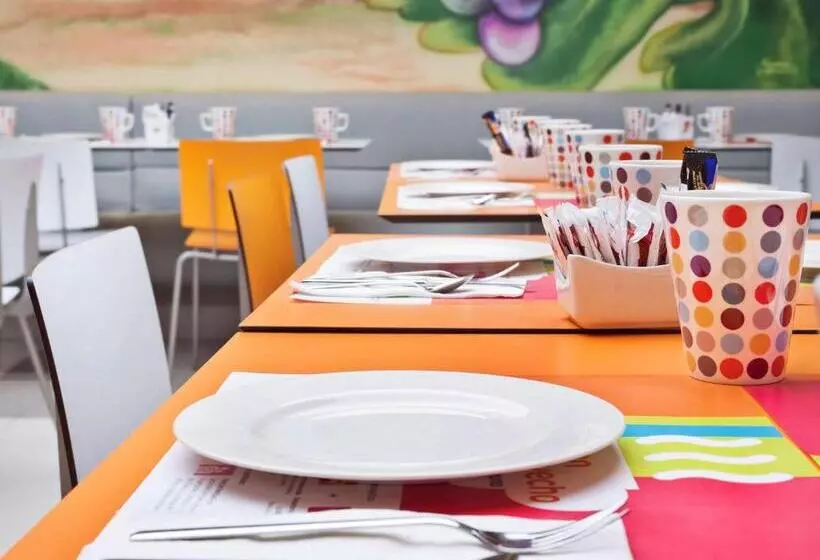 Fotos del hotel Ibis Styles Madrid Prado:  10