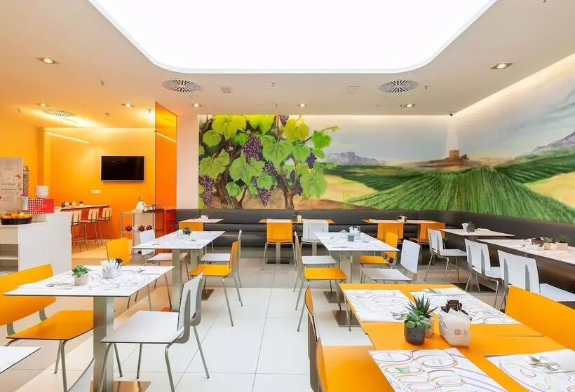 Fotos del hotel Ibis Styles Madrid Prado:  15